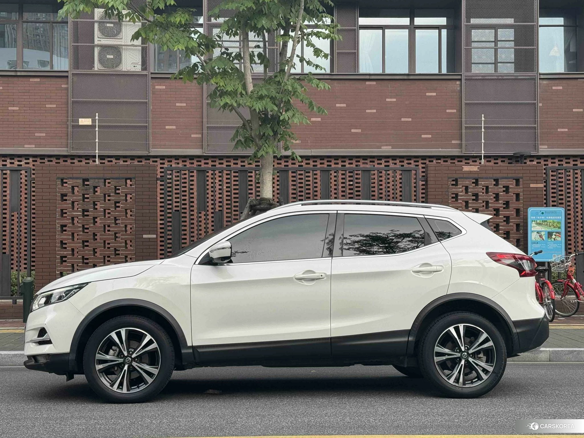 Nissan Qashqai 2021 Белый из Китая, фото 2
