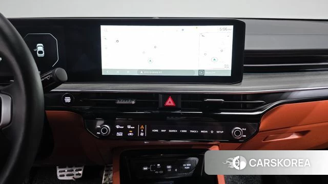 Kia The New K5 Hybrid 3rd generation 2025 Белый из Кореи, фото 2