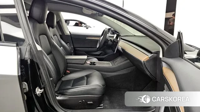 Tesla Model 3 2021 Серебряный из Кореи, фото 2