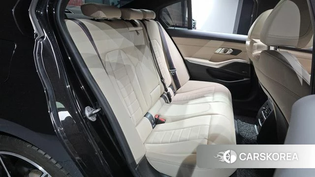 BMW 3 Series (G20) 2025 Черный из Кореи, фото 2