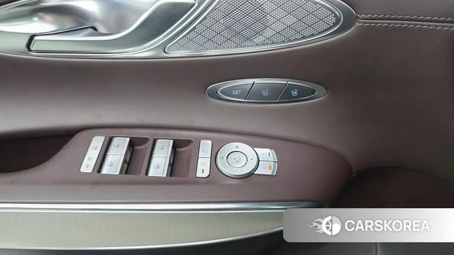 Genesis GV70 2022 Черный из Кореи, фото 2