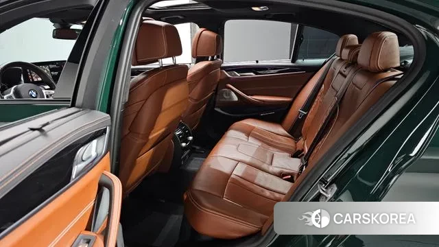 BMW 5 Series (G30) 2021 Темно-зеленый из Кореи, фото 2