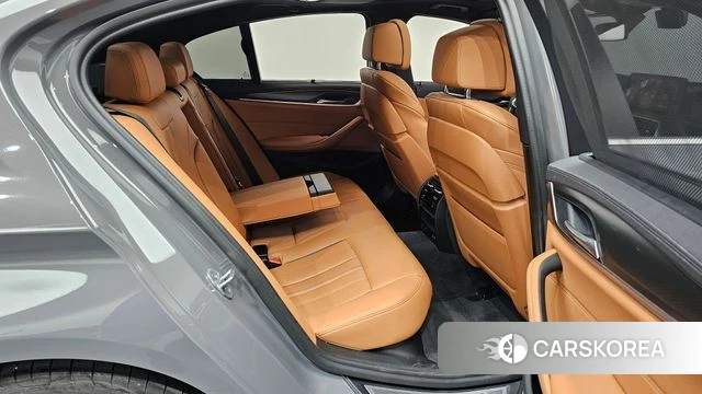 BMW 5 Series (G30) 2022 Серый из Кореи, фото 2