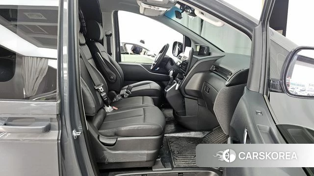 Hyundai Staria 2025 Серый из Кореи, фото 2