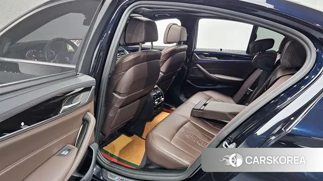 BMW 5 Series (G30) 2022 Черный из Кореи, фото 2