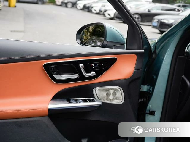 Mercedes-Benz GLC 2024 Зеленый из Китая, фото 2