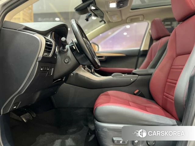 Lexus NX 2021 Серебристо-серый из Китая, фото 2