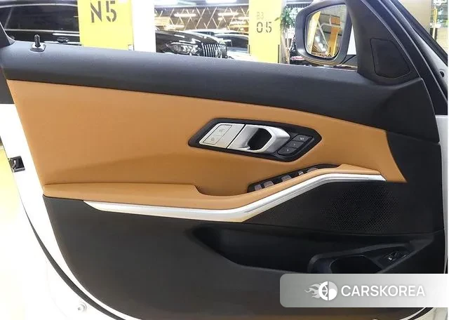 BMW 3 Series (G20) 2025 Белый из Кореи, фото 2