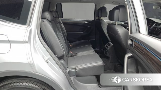 Volkswagen Tiguan Allspace 2022 Серебряный из Кореи, фото 2