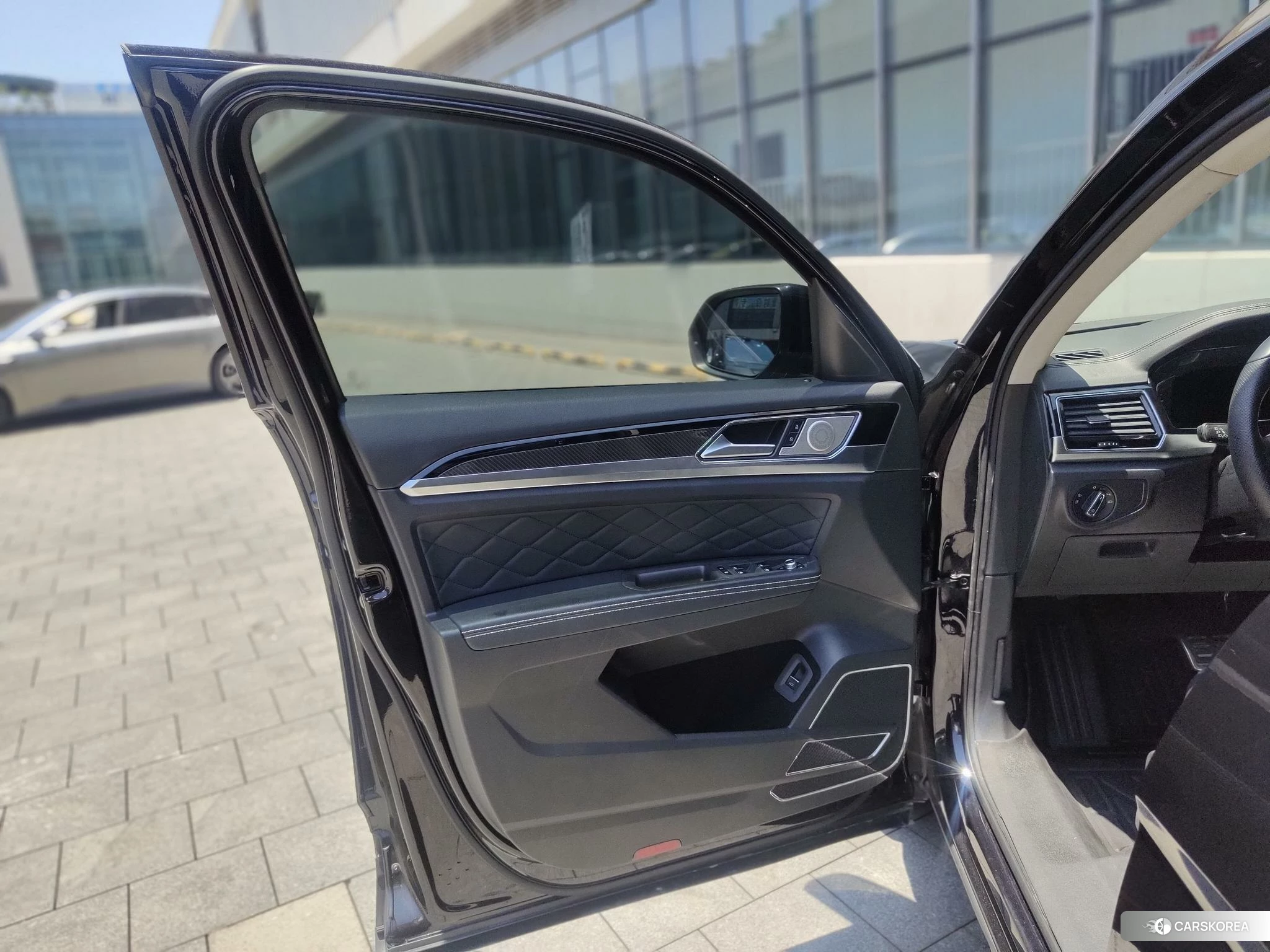 Volkswagen Tourang 2020 Черный из Китая, фото 2