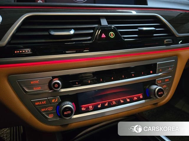 BMW 7 Series (G11) 2020 Черный из Кореи, фото 2