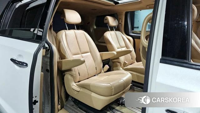 Kia The New Carnival 2018 Белый из Кореи, фото 2