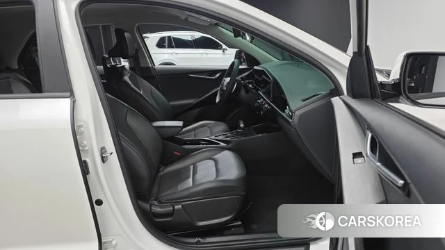 Kia Di Ol Nu Niro 2022 Белый из Кореи, фото 2