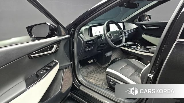 Kia EV6 2023 Черный из Кореи, фото 2