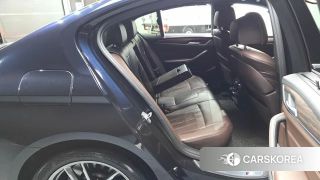 BMW 5 Series (G30) 2018 Синий из Кореи, фото 2