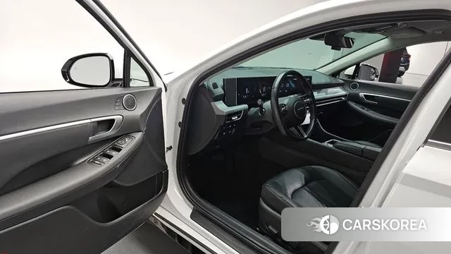 Hyundai Sonata D Edge Hybrid (DN8) 2023 Белый из Кореи, фото 2