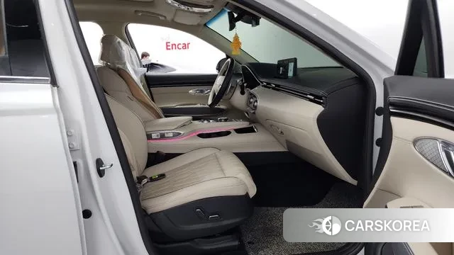 Genesis GV70 2024 Белый из Кореи, фото 2