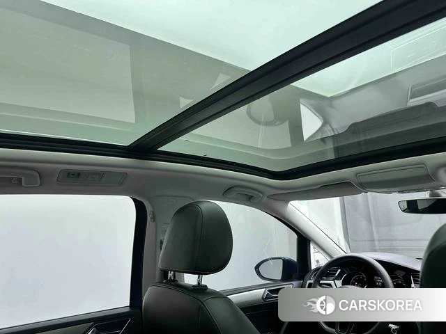 Volkswagen Touran L 2022 Синий из Китая, фото 2