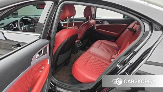 Genesis The New G70 2023 Черный из Кореи, фото 2