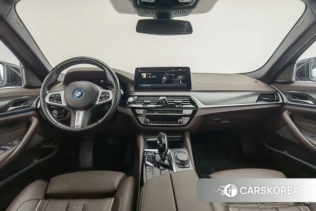 BMW 5 series PHEV 2021 Черный из Китая, фото 2