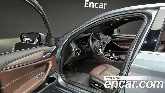 BMW 5 Series (G30) 2018 Серебристо-серый из Кореи, фото 2