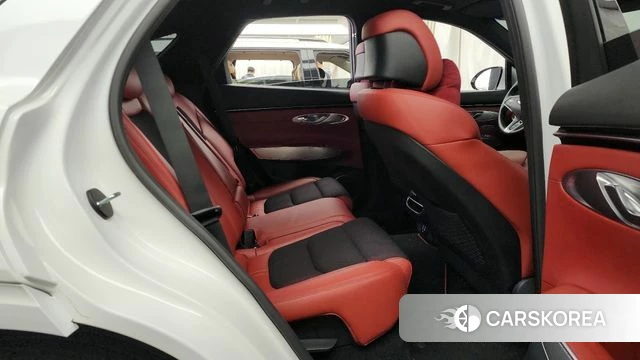 Genesis GV70 2023 Белый из Кореи, фото 2