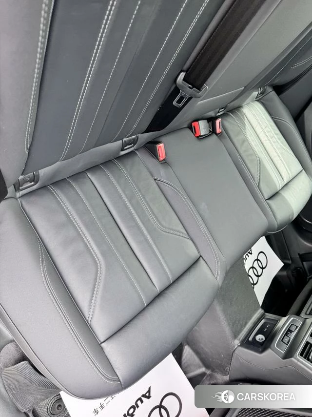 Audi Q5L 2022 Черный из Китая, фото 2