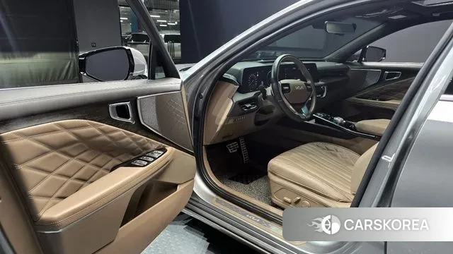 Kia K8 2023 Серебристо-серый из Кореи, фото 2