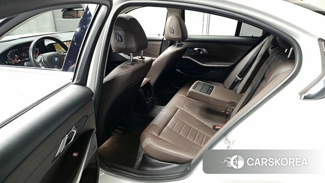 BMW 3 Series (G20) 2021 Белый из Кореи, фото 2