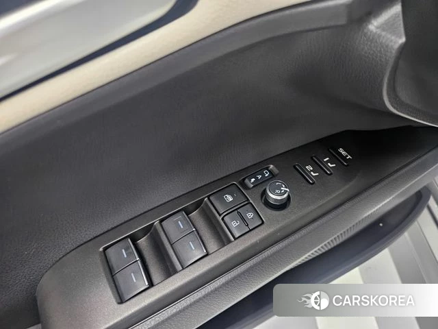 Toyota Camry (XV80) 2025 Серый из Кореи, фото 2