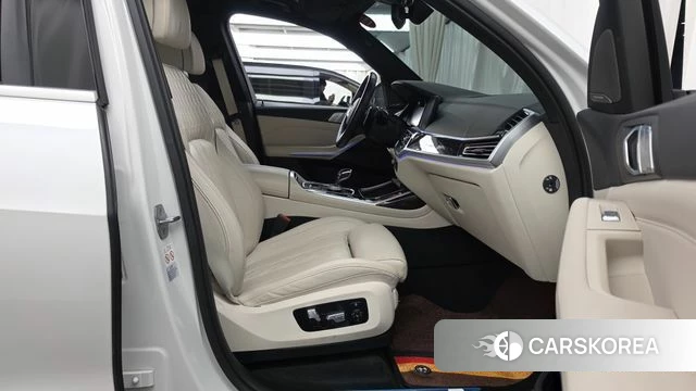 BMW X7 (G07) 2022 Белый из Кореи, фото 2