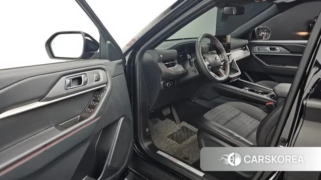 Ford Explorer 6th Generation 2024 Черный из Кореи, фото 2