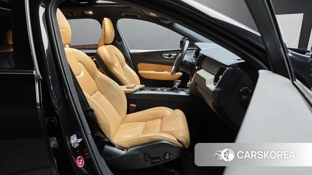 Volvo XC60 second Generation 2019 Черный из Кореи, фото 2