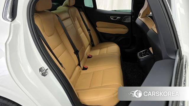 Volvo S60 3rd generation 2021 Белый из Кореи, фото 2