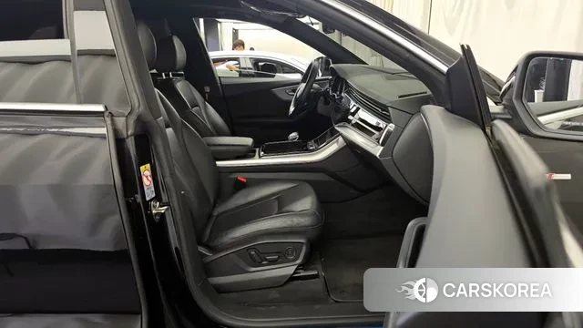 Audi Q8 (4M) 2021 Черный из Кореи, фото 2