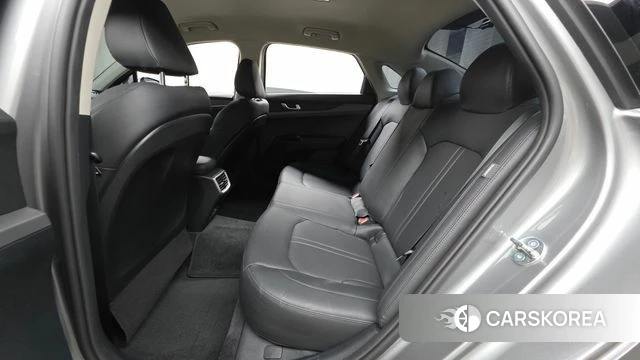 Kia K5 3rd generation 2023 Серебряный из Кореи, фото 2
