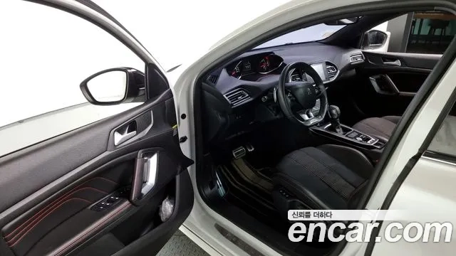 Peugeot 308 second generation 2018 Белый из Кореи, фото 2