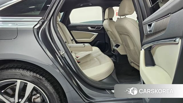 Audi A6 (C8) 2023 Серебристо-серый из Кореи, фото 2