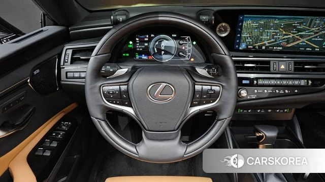 Lexus ES300h 7th generation 2026 Серебристо-серый из Кореи, фото 2