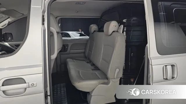 Hyundai The New Grand Starex 2018 Серебристо-серый из Кореи, фото 2