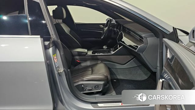 Audi A7 (4K) 2020 Серебристо-серый из Кореи, фото 2