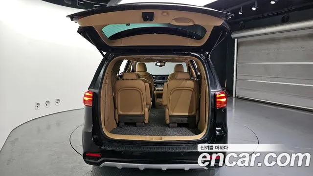 Kia The New Carnival 2019 Черный из Кореи, фото 2