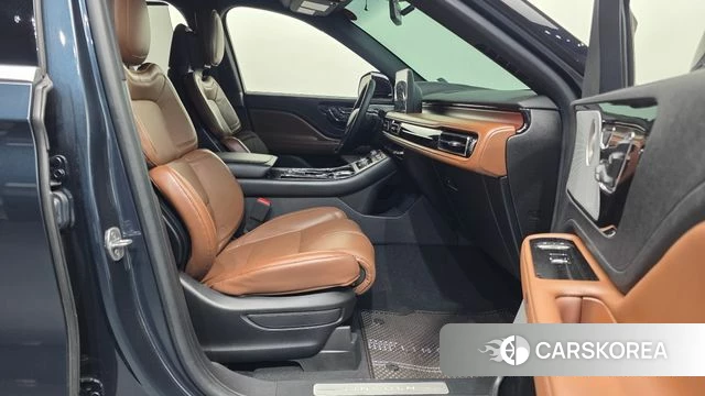 Lincoln Aviator 2nd generation 2021 Синий из Кореи, фото 2