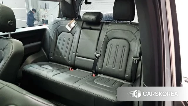 Land Rover Defender (L663) 2021 Серебряный из Кореи, фото 2