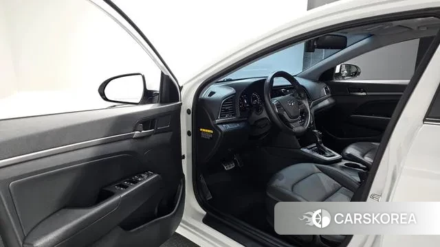 Hyundai Avante AD 2018 Белый из Кореи, фото 2