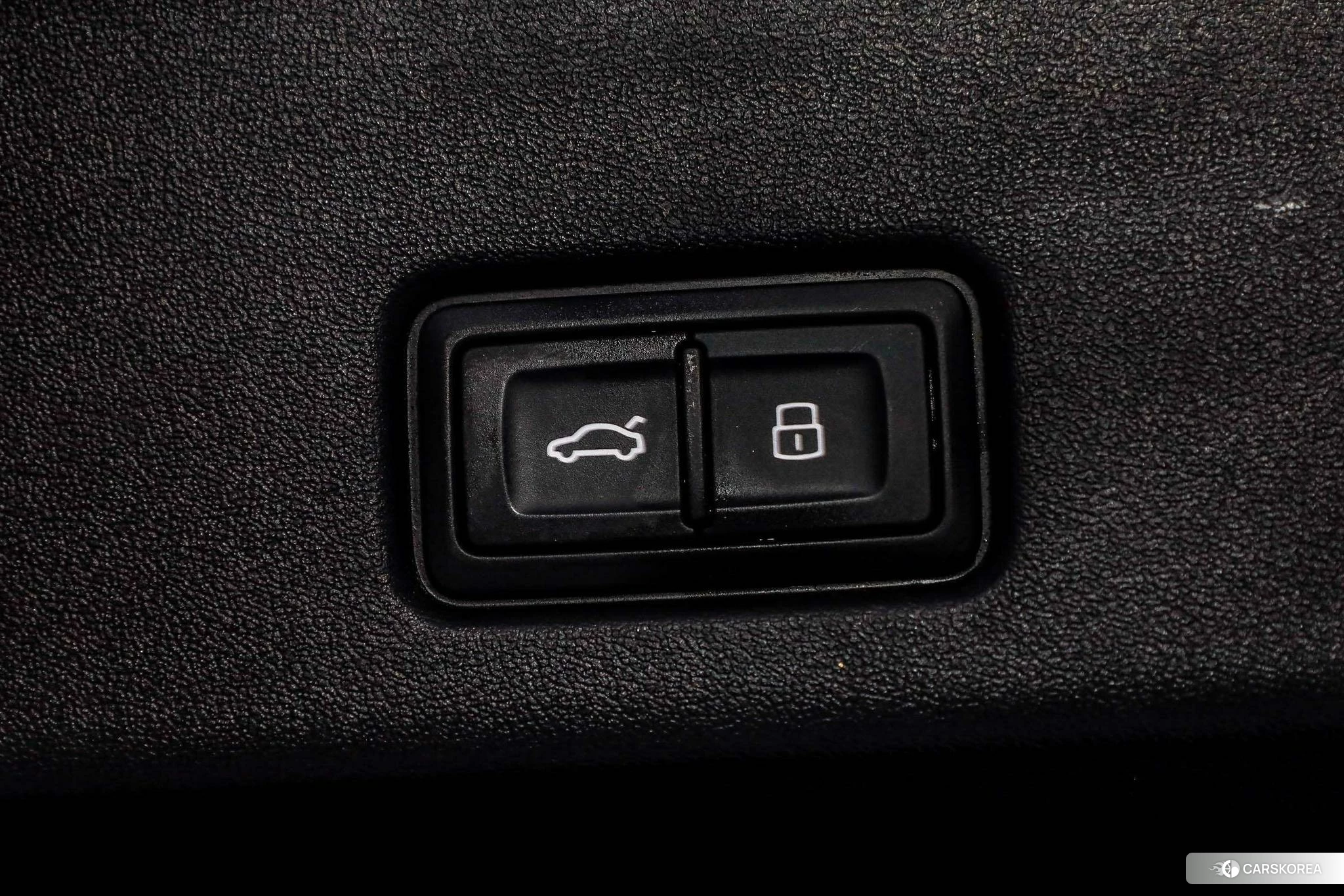 Audi Q6 2023 Черный из Китая, фото 2