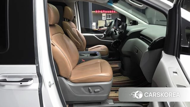 Hyundai Staria 2021 Белый из Кореи, фото 2