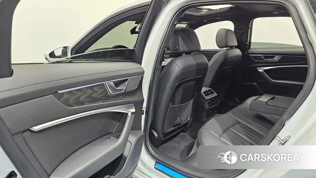 Audi A6 (C8) 2023 Белый из Кореи, фото 2