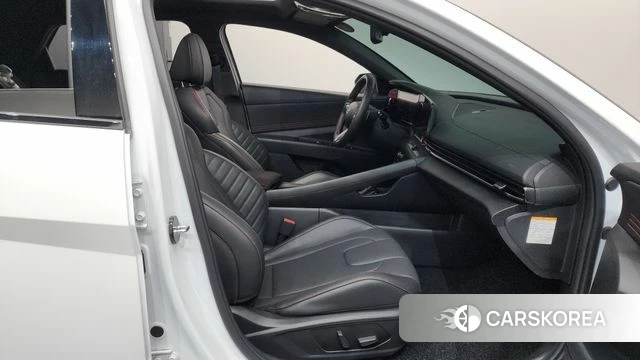 Hyundai The New Avante Hybrid (CN7) 2024 Белый из Кореи, фото 2