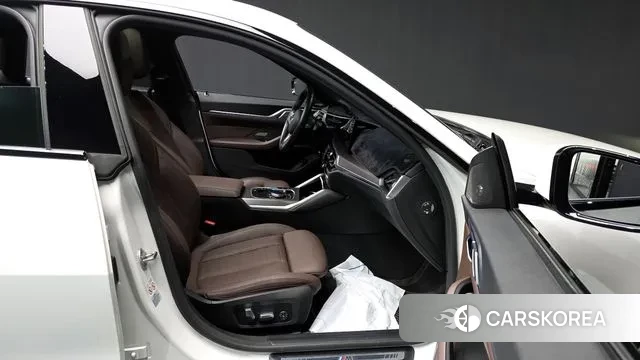 BMW i4 2023 Белый из Кореи, фото 2